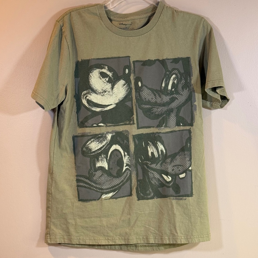 Disney Store Graphic Mens Small Green Mickey Goofy Donald Duck Travel Vacation